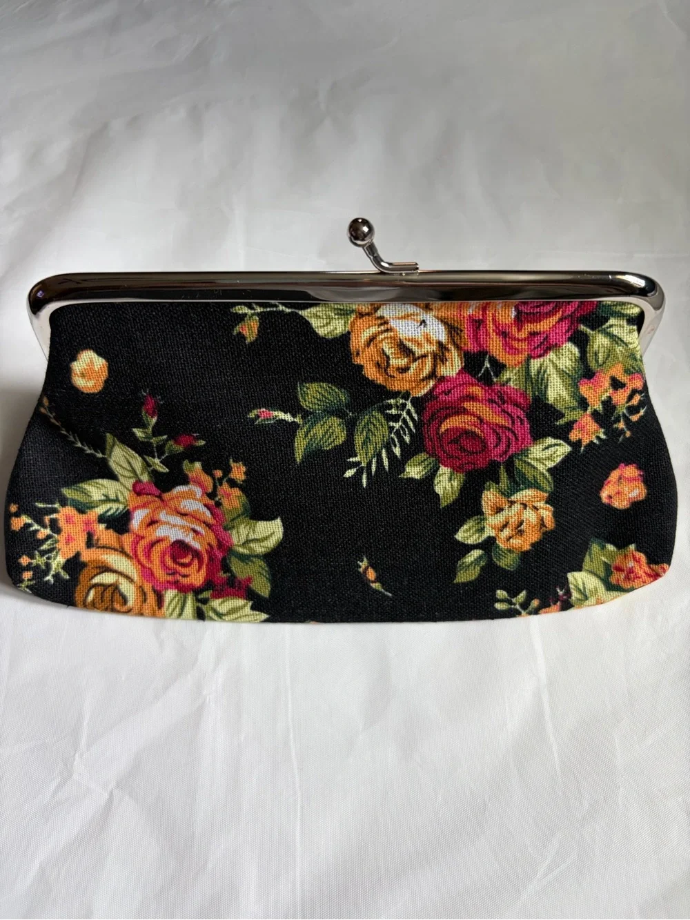 Elegant Floral Kiss Lock Coin Purse Canvas Clutch
